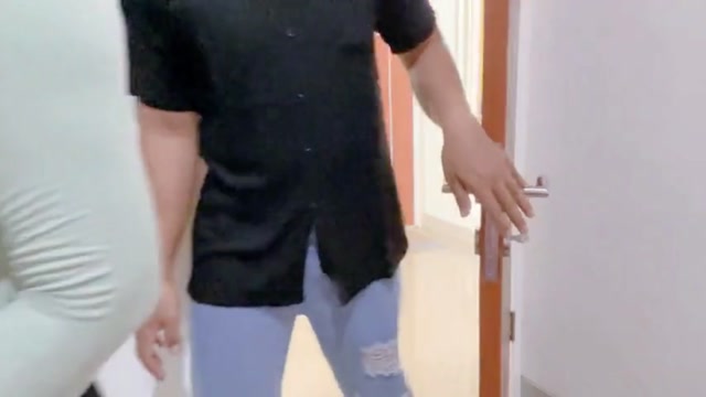 Istri Teman Saya Yang Berhijab Dan Bertubuh Seksi Berselingkuh Dengan Saya Karena Dia Lebih Bergairah