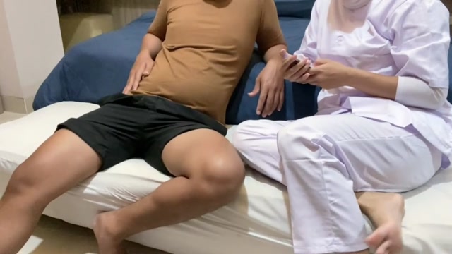 Perawat Muasin Anak Klient Di Hotel